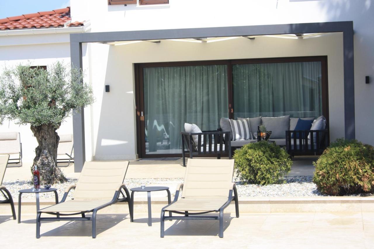 Villa Caprice - Krk Milohnici Eksteriør bilde