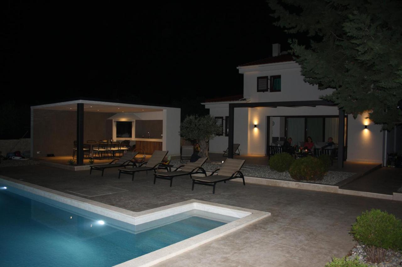 Villa Caprice - Krk Milohnici Eksteriør bilde